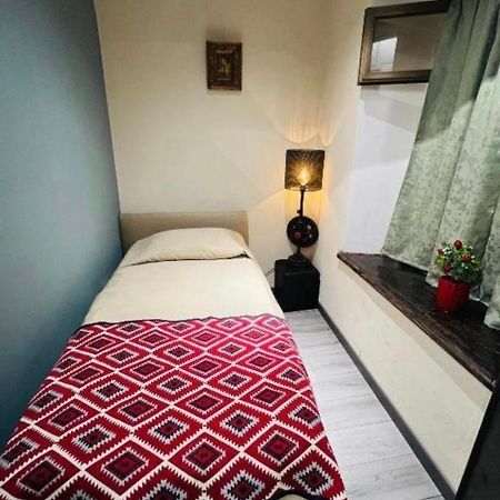 Communication Hostel Batumi Eksteriør billede